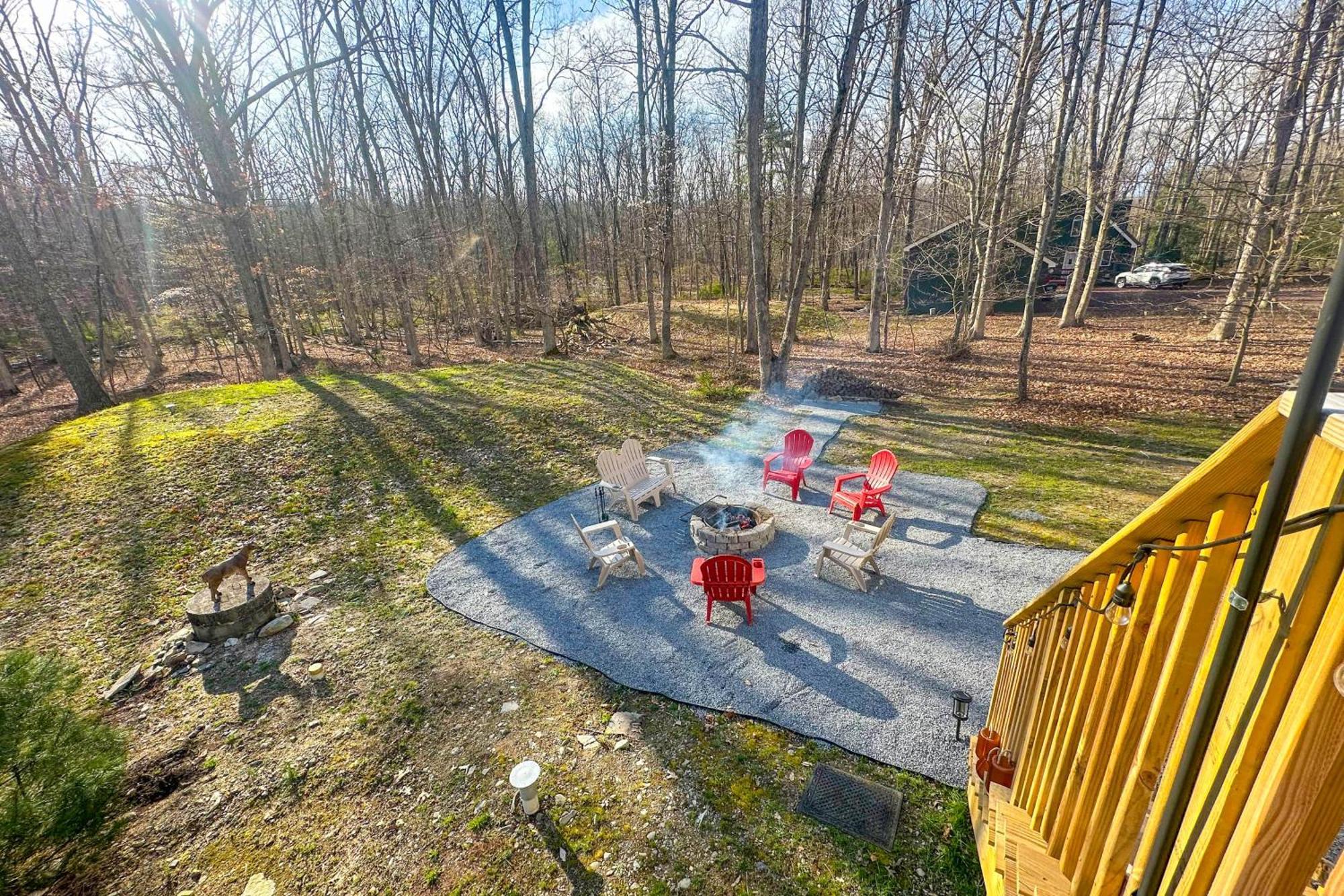 Pocono Tree-lined Retreat With Fire Pit! *